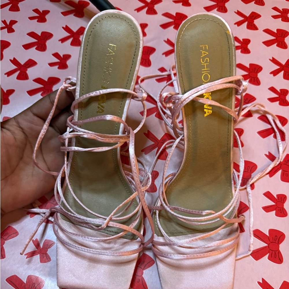 & Other Stories Metallic Sandals Elegant Strappy Design